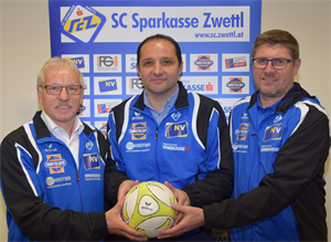Obmann Josef Zlabinger, Neo-Trainer Helmut Anderst und Sektionsleiter Harald Resch - SC Sparkasse Zwettl