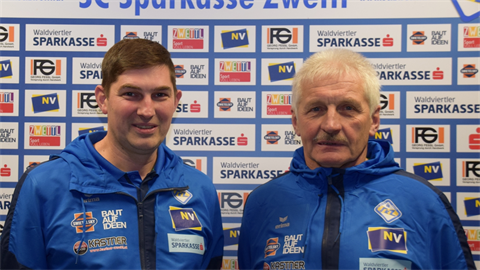Martin Grünstäudl mit dem neuen U23 Trainer Adolf Simon
